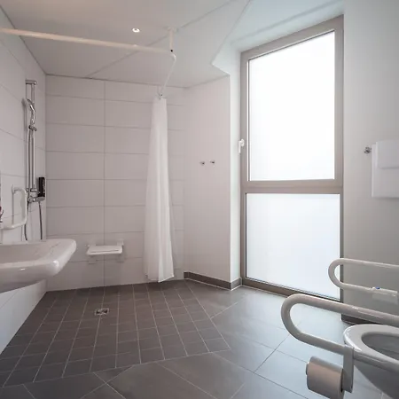 - The Niu Tab Main Station By Ihg Hotel 3*