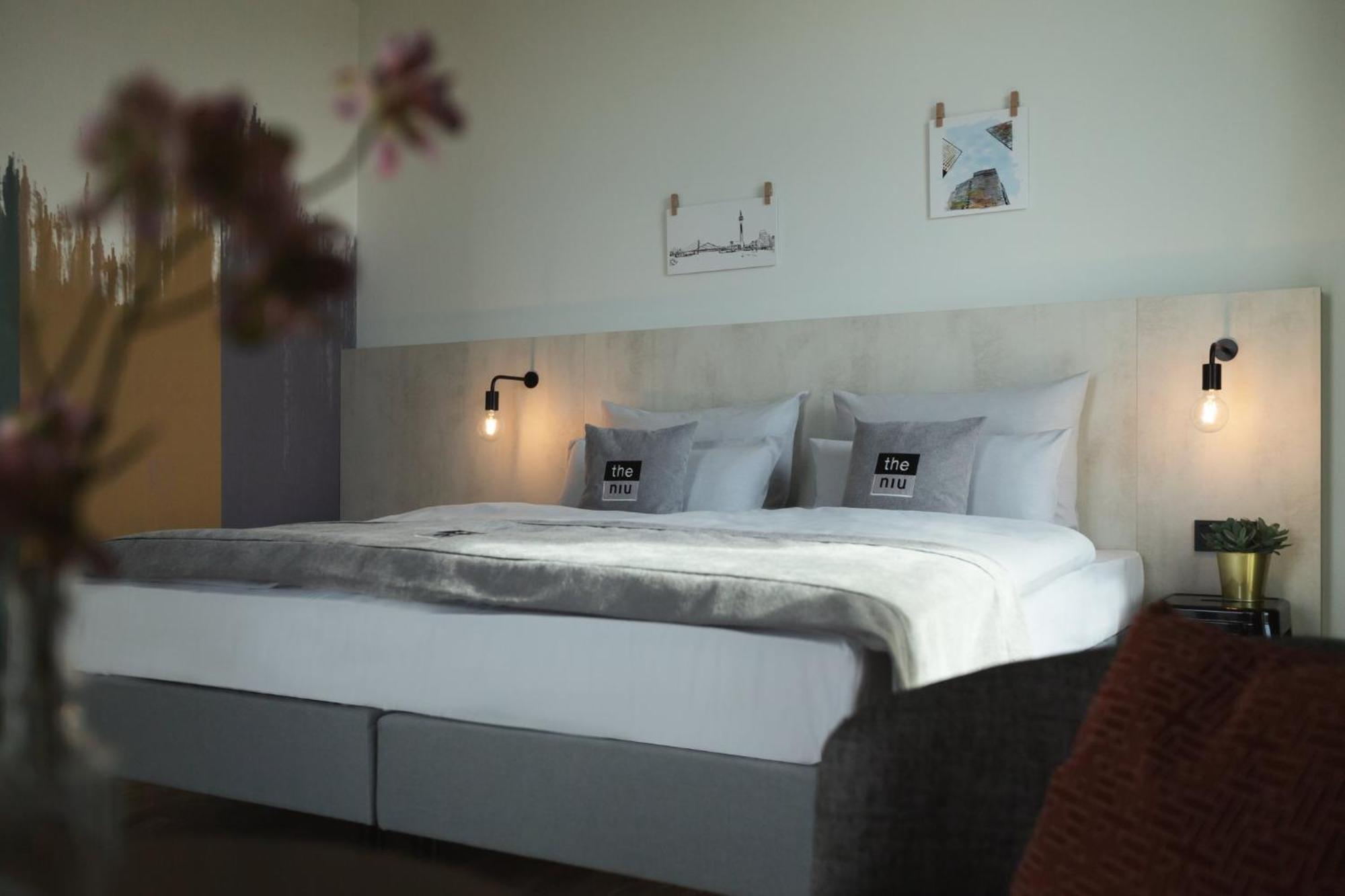 - The Niu Tab Main Station By Ihg Hotel Düsseldorf