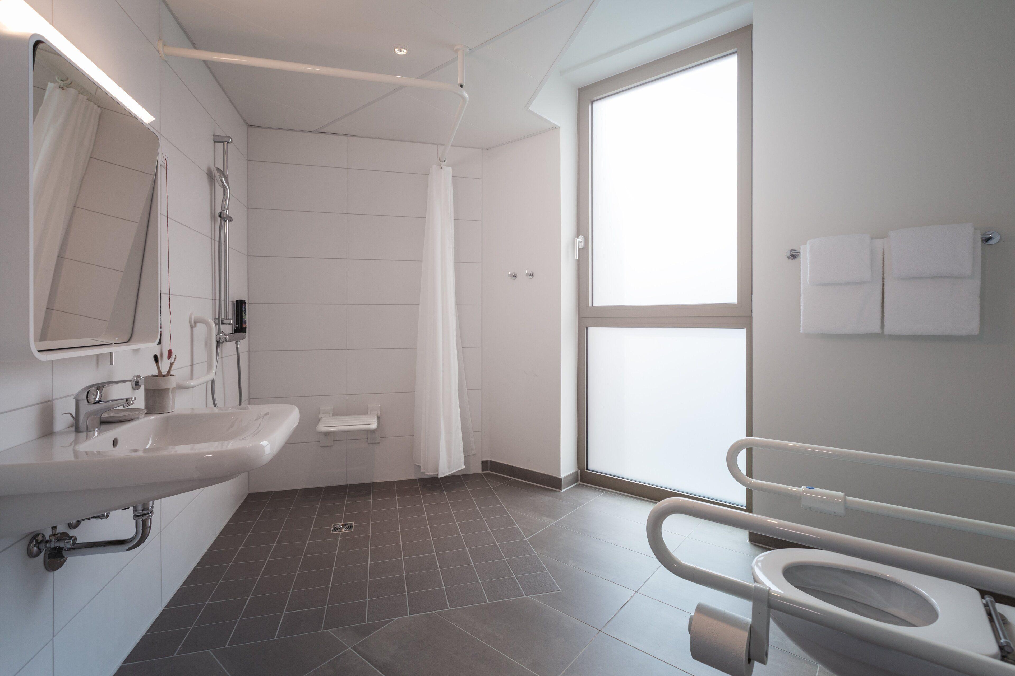 - The Niu Tab Main Station By Ihg Hotel 3*