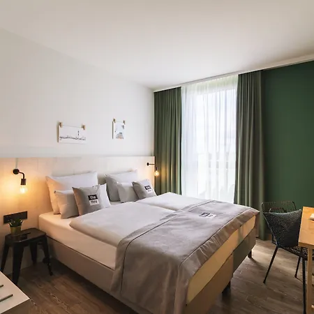 - The Niu Tab Main Station By Ihg Hotel Düsseldorf